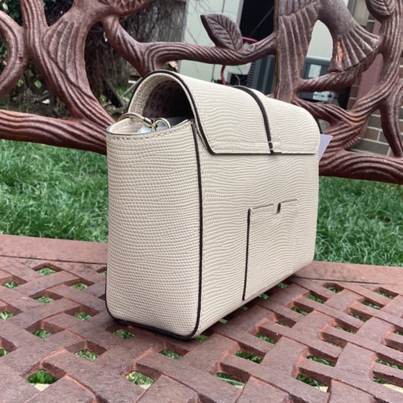 NWT kate spade Riverside St Emmie Warm Beige Chain Strap Leather Crossbody - Picture 4 of 11